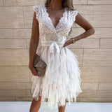 Abito da sera da donna – Pizzo e tulle – Taglio svasato – Senza maniche – Scollo a V