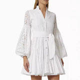 Abito da donna – Cotone leggero – Taglio a trapezio – Ricamo a occhielli – Maniche a sbuffo