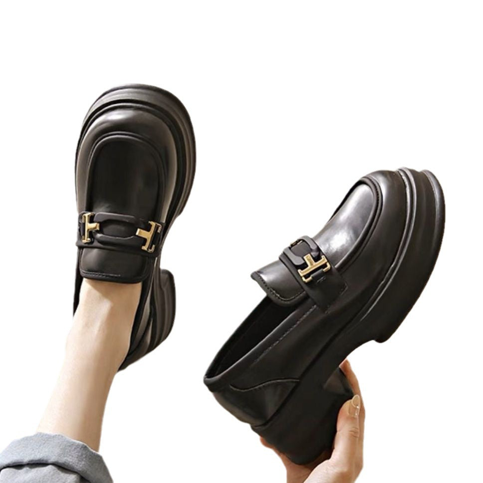 Mocassini da donna – Suola spessa – Dettagli in metallo – Finitura in pelle – Facili da infilare