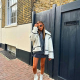 Giacca da donna a collo alto classica, comoda e versatile