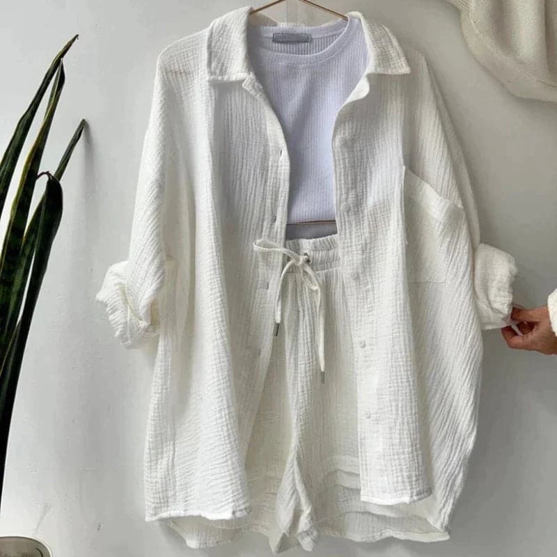 Completo due pezzi da donna - Camicia a maniche corte - Pantaloncini con elastico in vita - Tessuto leggero e confortevole