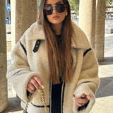 Giacca da donna a collo alto classica, comoda e versatile