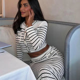 Completo da ufficio a due pezzi a vita alta in maglia a righe