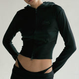 Felpa con cappuccio ricamata e corta con cerniera