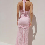 Abito lungo aderente con spacco alto, senza spalline, in pizzo trasparente e patchwork