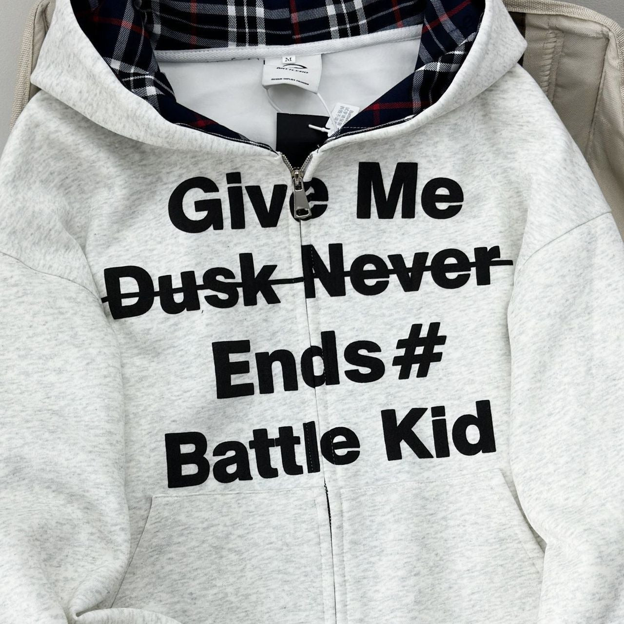 Cardigan scozzese a strati con cappuccio largo