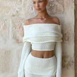 Completo due pezzi sexy con top corto a spalle scoperte e gonna a vita alta