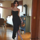 Abito midi estivo elegante senza maniche con volant sulla schiena e dettaglio annodato