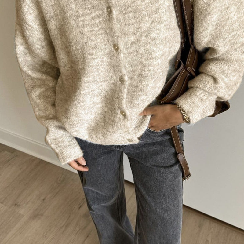 Cardigan lavorato a maglia con bottoni a conchiglia vintage grigio morbido