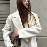 Cappotto di media lunghezza con colletto in misto lana beige