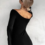 Abito lungo aderente in maglia nera elegante