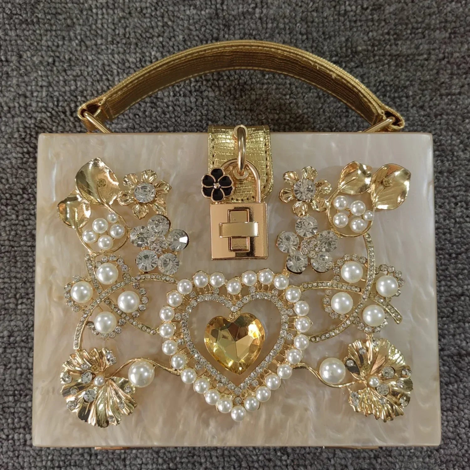 Borsa da sera con cuore e paillettes scintillanti
