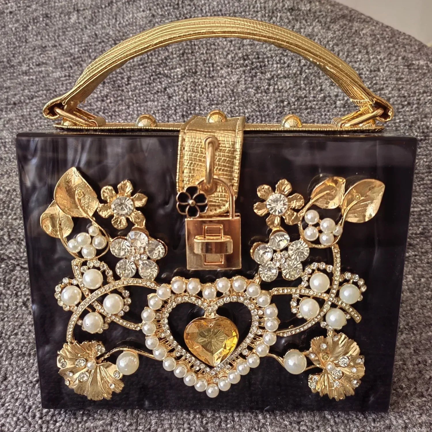 Borsa da sera con cuore e paillettes scintillanti