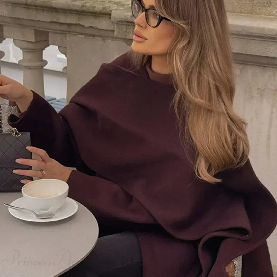 Soprabito marrone con revers in pelliccia sintetica morbida e soffice