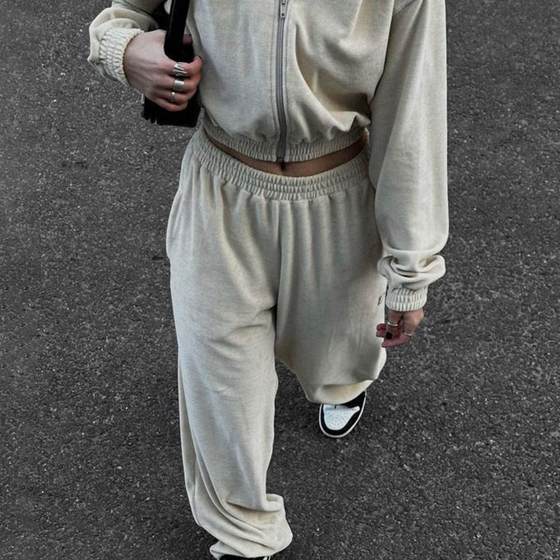 Completo da jogging da donna - Giacca corta con zip e cappuccio - Pantaloni a vita alta