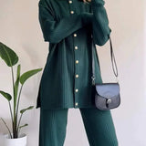 Completo da donna – Gilet con bottoni e pantaloni a vita alta – Maglia a coste – Vestibilità ampia