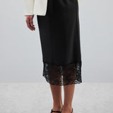 Gonna aderente con finiture in pizzo satinato