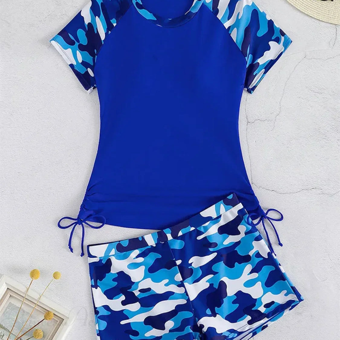 Set di due pezzi di pantaloncini mimetici Rash Guard