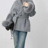 Cappotto in cashmere con polsini in pelliccia, soprabito in pelliccia di volpe