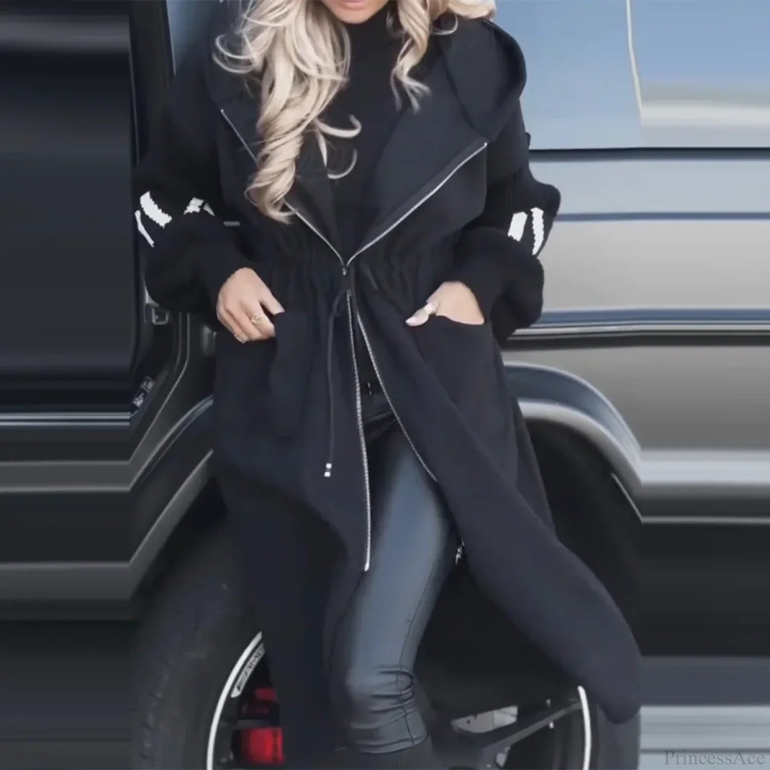 Soprabito lungo casual con lacci e patchwork