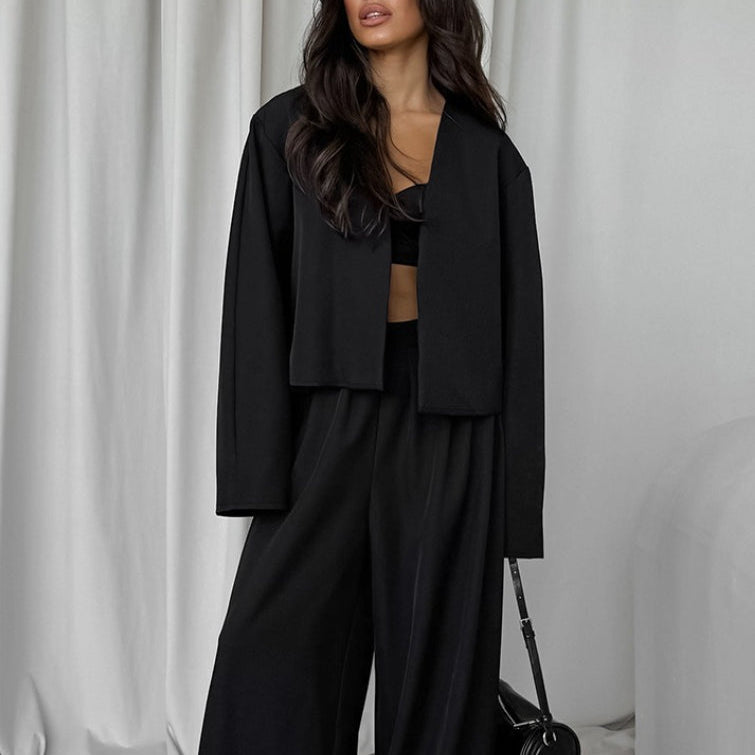 Completo due pezzi affusolato con cardigan scollo a V