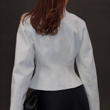 Giacca in pelle aderente con collo alto