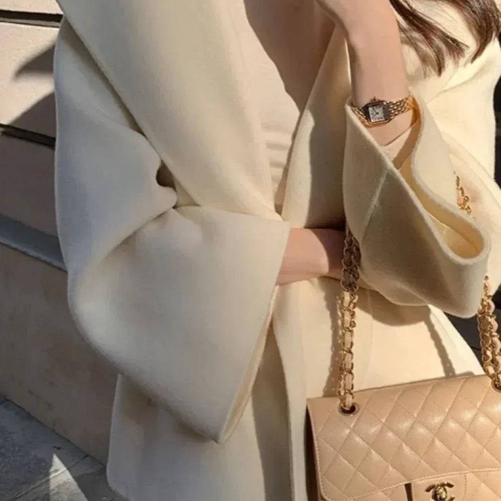 Elegante cappotto marrone in lana con cappuccio