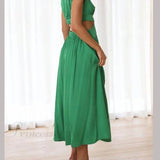 Abito midi da vacanza con tasche e vita tagliata