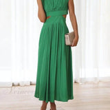 Abito midi da vacanza con tasche e vita tagliata