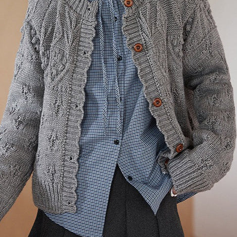 Cardigan vintage lavorato all'uncinetto