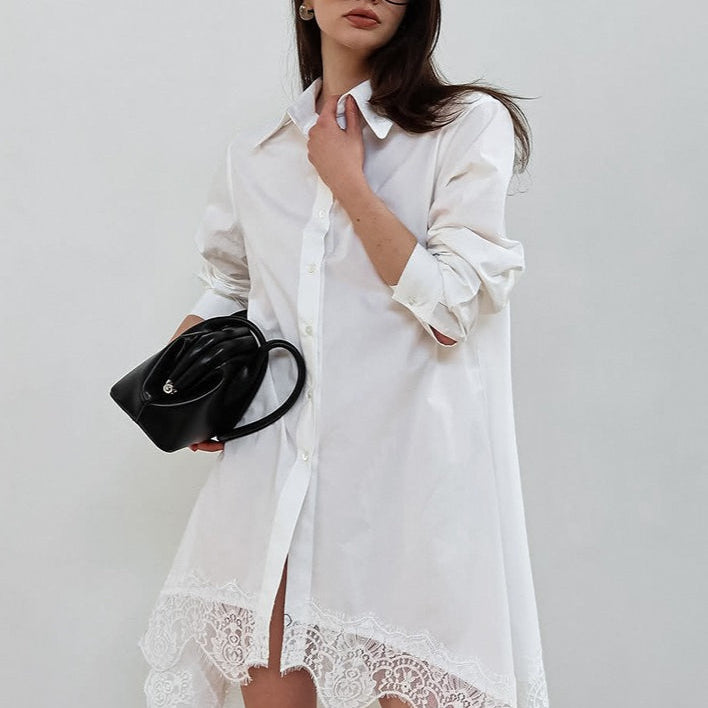 Mini abito asimmetrico con maniche lunghe in morbido pizzo arricciato