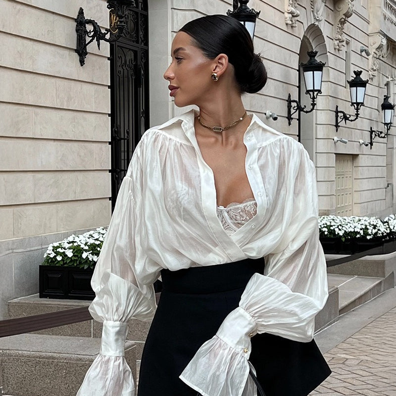 Camicetta vintage in raso con maniche a lanterna