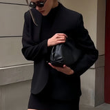 Blazer monopetto aderente con spalle regolari