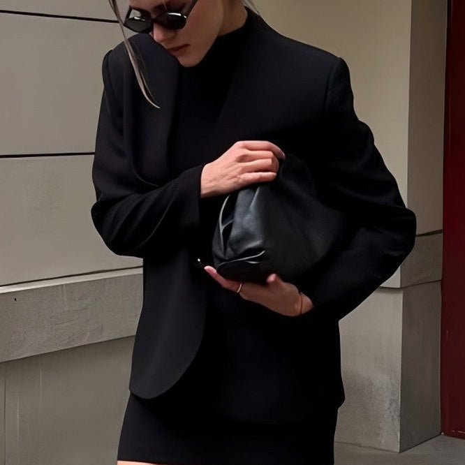 Blazer monopetto aderente con spalle regolari