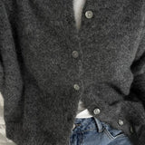 Cardigan lavorato a maglia con bottoni a conchiglia vintage grigio morbido