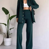 Completo da donna – Gilet con bottoni e pantaloni a vita alta – Maglia a coste – Vestibilità ampia