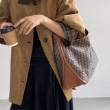 Giacca in pelle scamosciata scozzese marrone con colletto rialzato