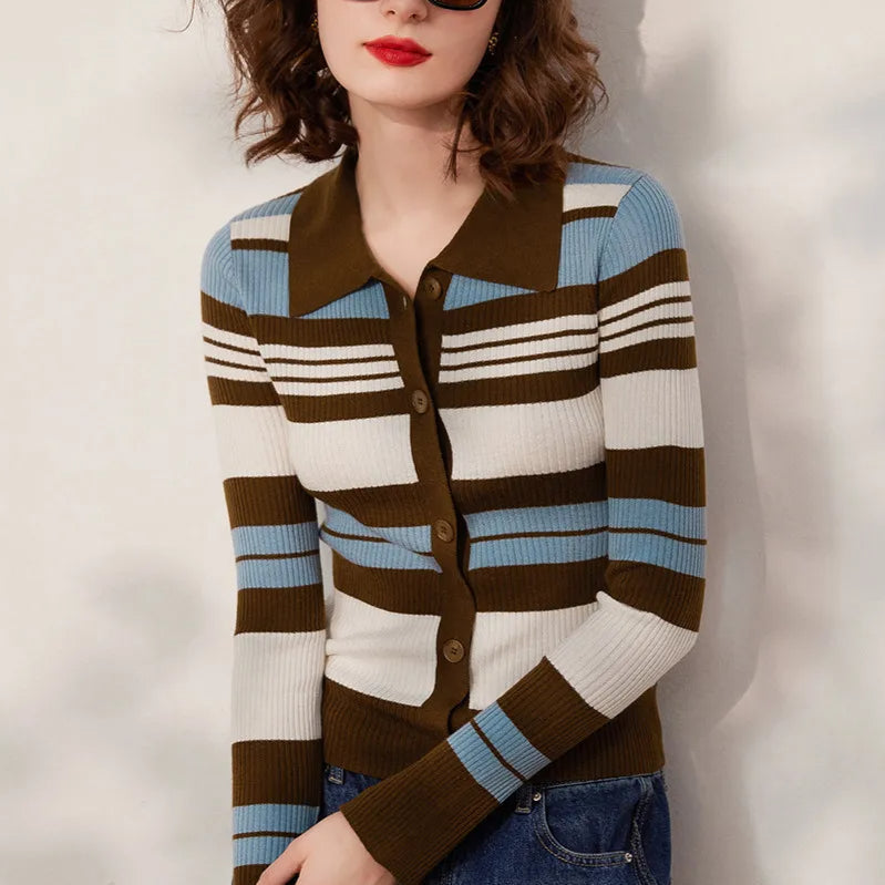 Cardigan a righe in maglia con colletto rovesciato