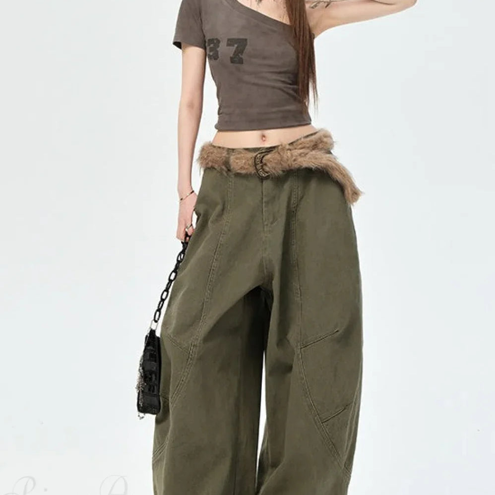 Pantaloni cargo larghi e dritti in denim curvi