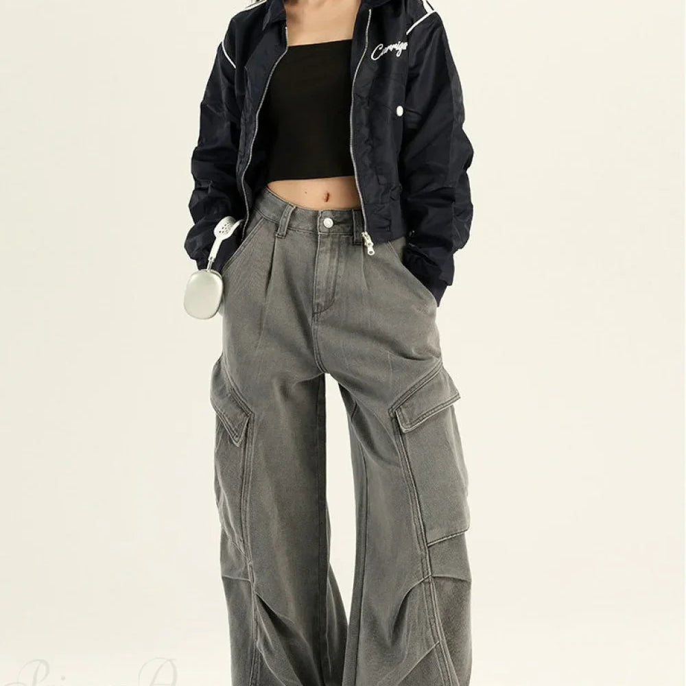 Pantaloni cargo larghi in denim con gamba larga e lusinghieri