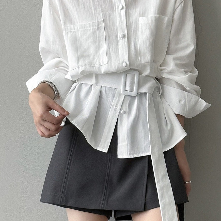 Camicetta vintage a maniche lunghe con cintura e cintura in vita