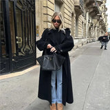 Cappotto doppiopetto oversize con cintura