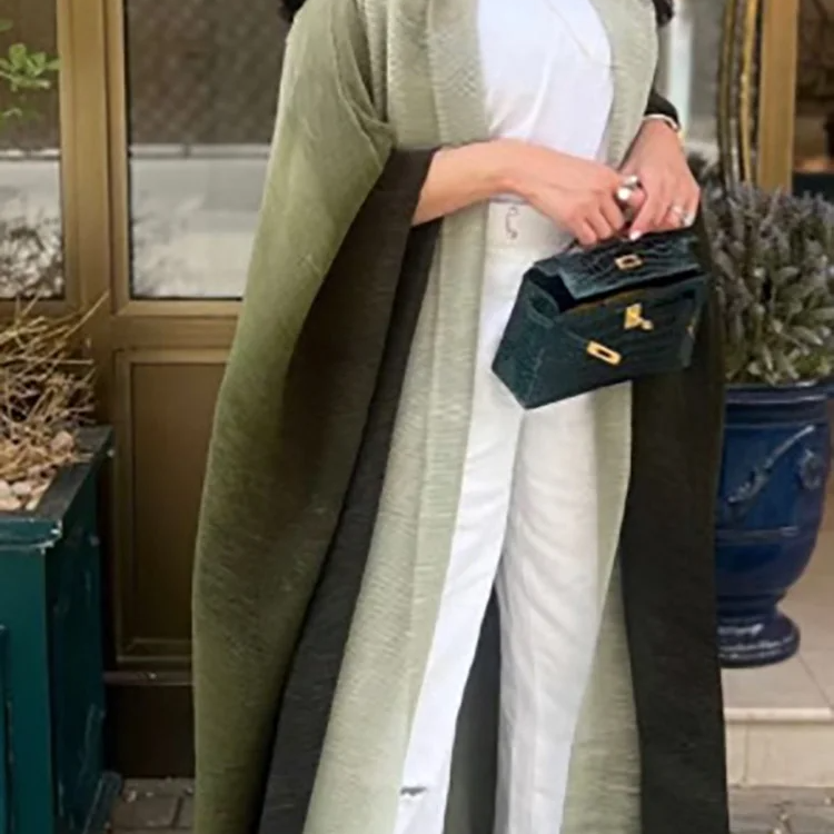 Trench da donna – Vestibilità oversize – Texture plissettata – Collo a scialle – Maniche a pipistrello