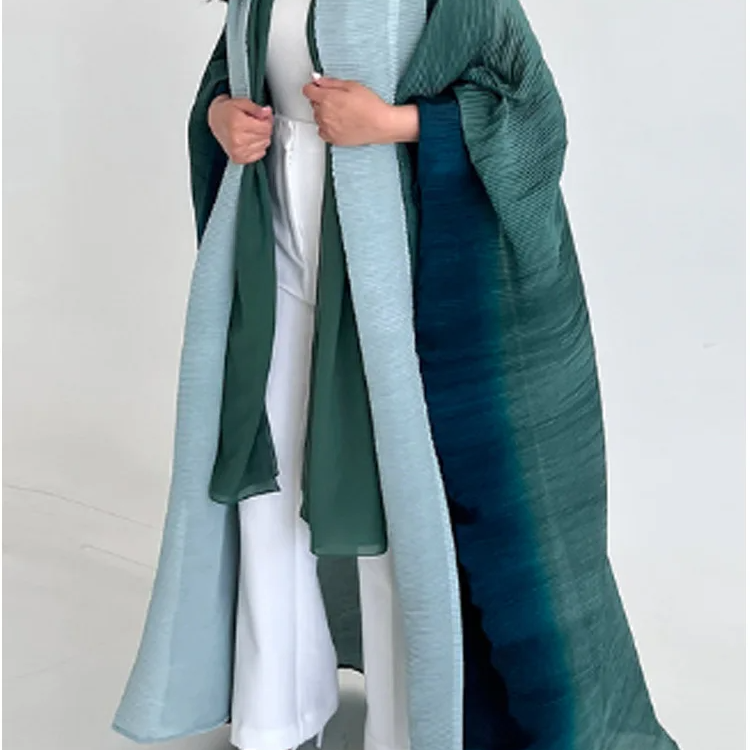 Trench da donna – Vestibilità oversize – Texture plissettata – Collo a scialle – Maniche a pipistrello