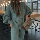 Completo in maglia da donna – Cardigan in lana rilassato – Pantaloni aderenti a coste