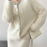 Cardigan in maglia slim fit con scollo a V