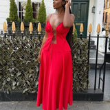 Completo gonna a vita alta con canotta e cravatta chic