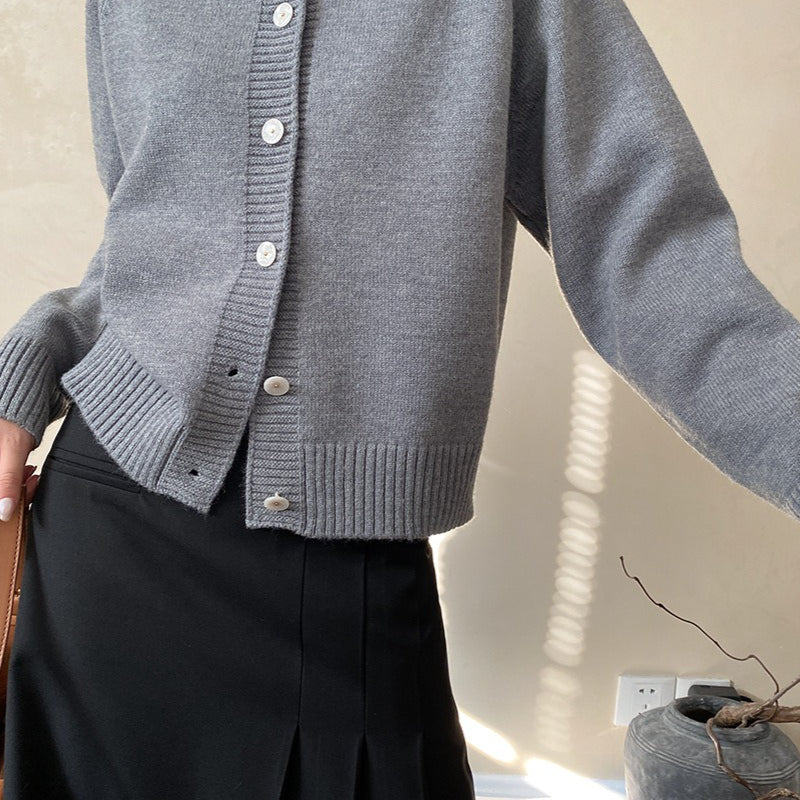 Cardigan raglan con bottoni in giada