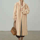 Elegante cappotto in pelliccia sintetica di visone con collo alto