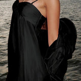 Mini abito in chiffon fluido con spalle scoperte